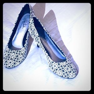 NWOT Black and White Pumps